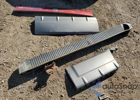 2002 Mercury Mountaineer z USA, uszkodzony, nr VIN 4M2ZU86E32ZJ09641